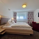 Blume I & Restaurant بيت ريفي 3*