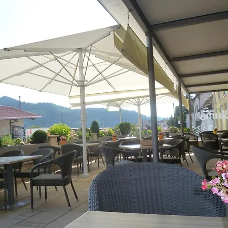 Blume I & Restaurant Penzion