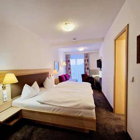 Blume I & Restaurant Penzion Hausach
