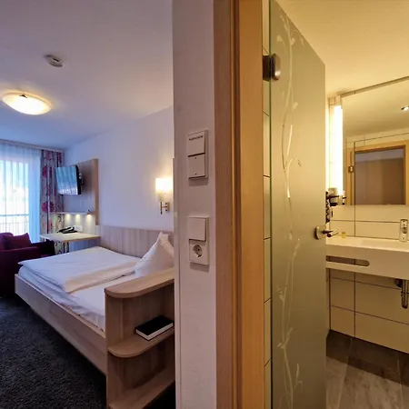 Blume I & Restaurant 3* Hausach